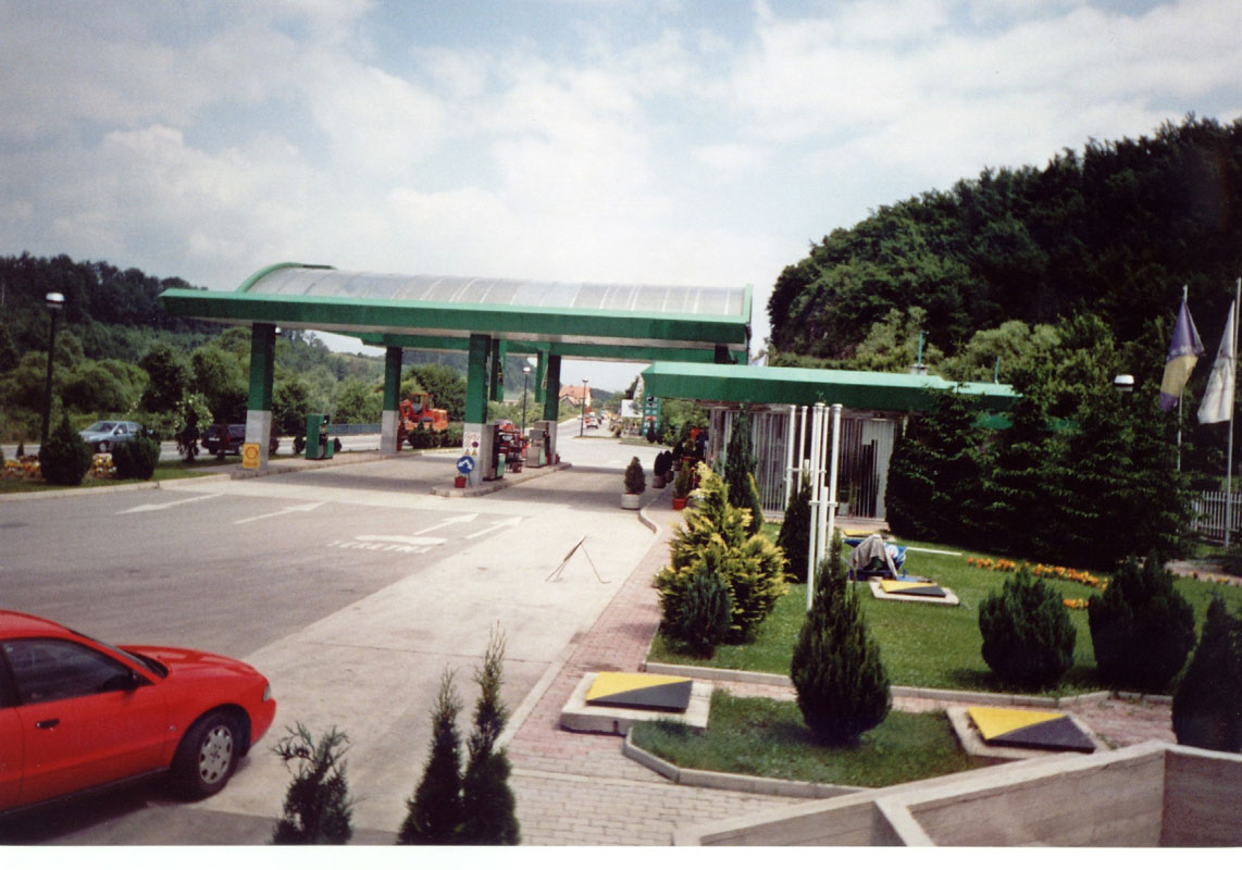 Hotel, Blažuj